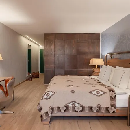 Valsana - Small Luxury Ароза