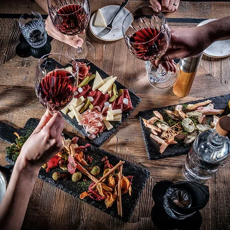 酒店 Valsana - Small Luxury 4*